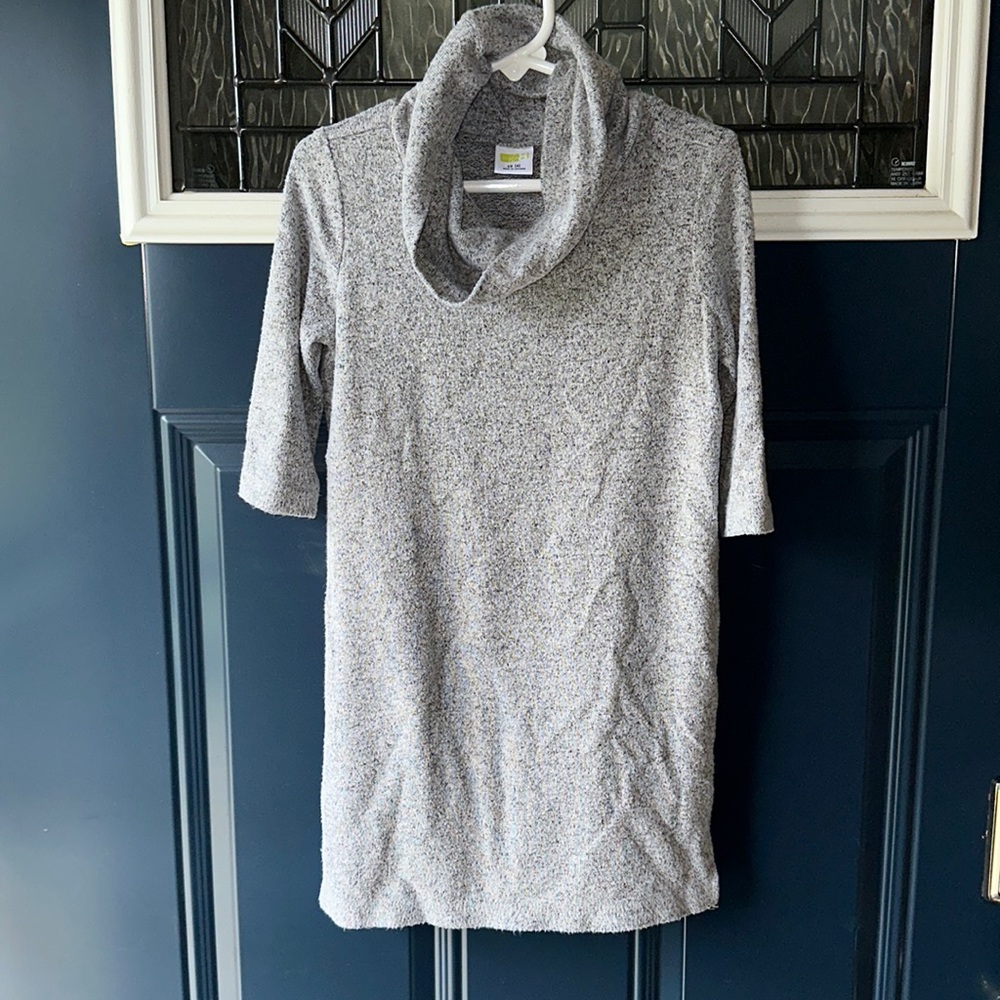 Crazy 8 sweater top